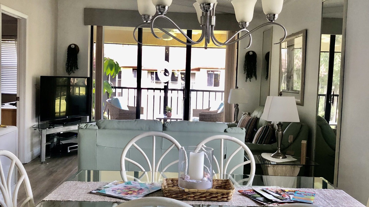 Photo of Livingroom in Trailer Estates