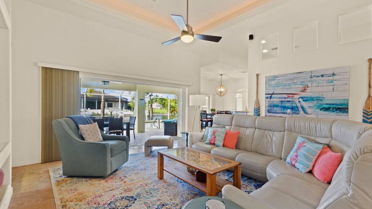 Photo of Outdoor in Pelican