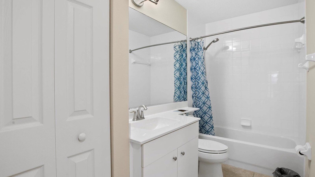 Photo of Bathroom in Plantation