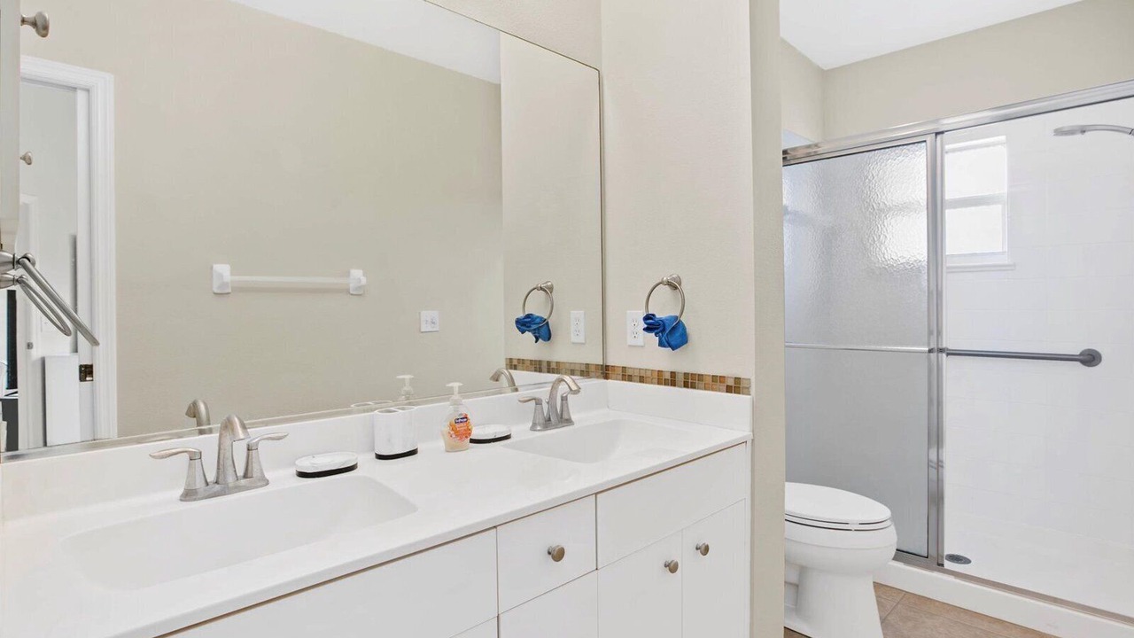 Photo of Bathroom in Plantation