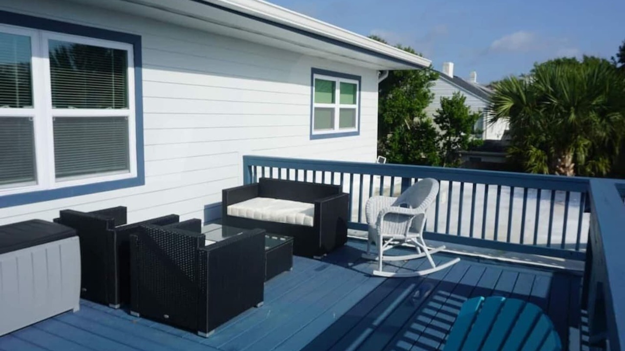 Photo of Patio Balcony in Smith's Memento