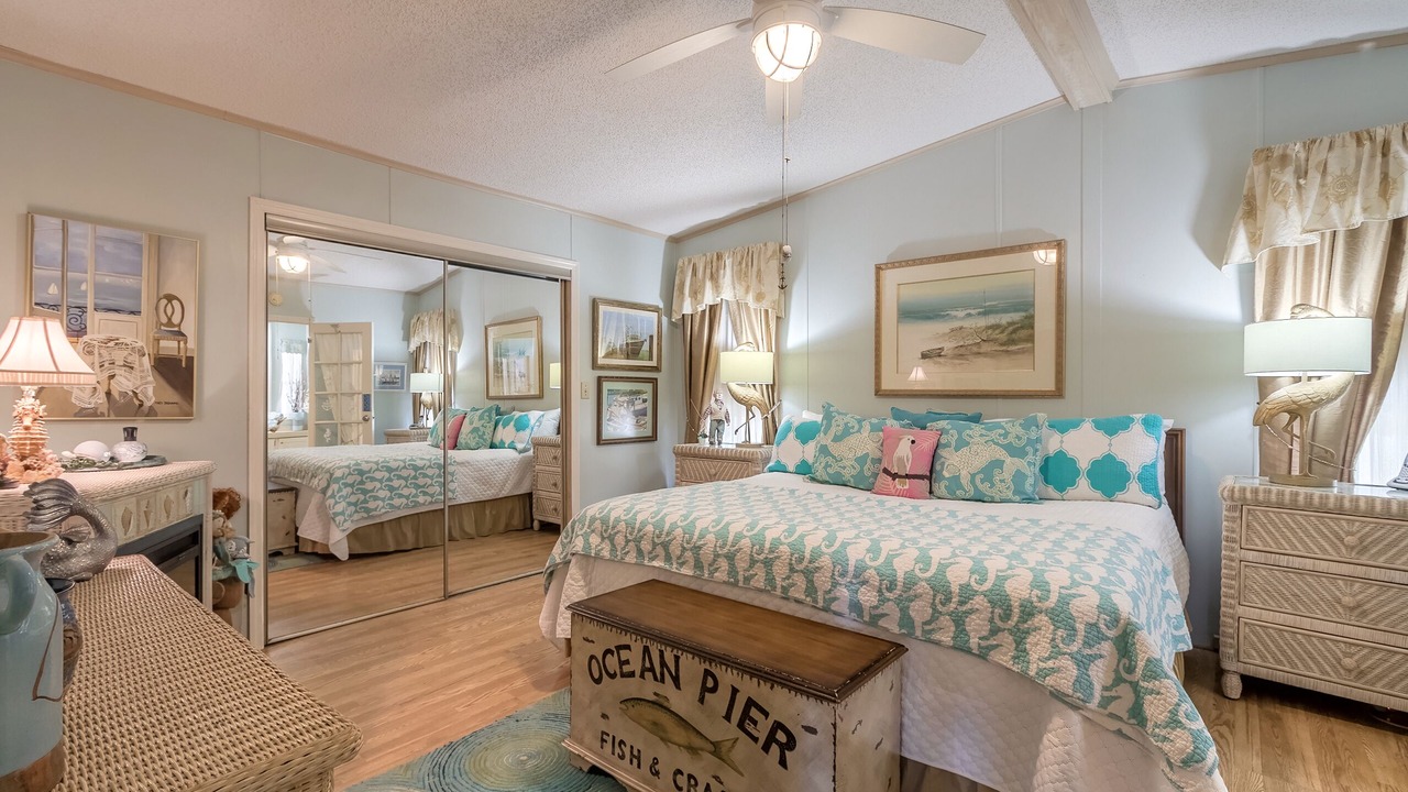 Photo of Bedroom in Edgewater