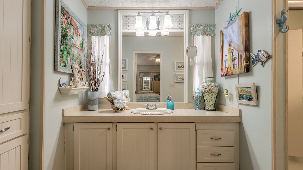 Photo of Bathroom in Edgewater