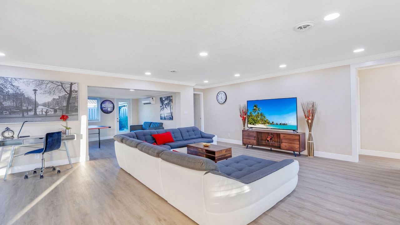 Photo of Livingroom in Imperial Point