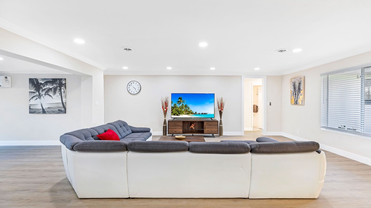 Photo of Livingroom in Imperial Point