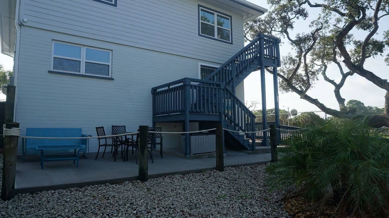 Photo of Outdoor in Smith's Memento