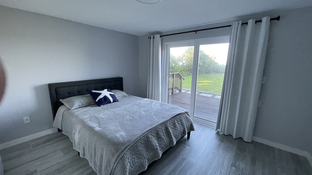 Photo of Bedroom in Floridana Beach