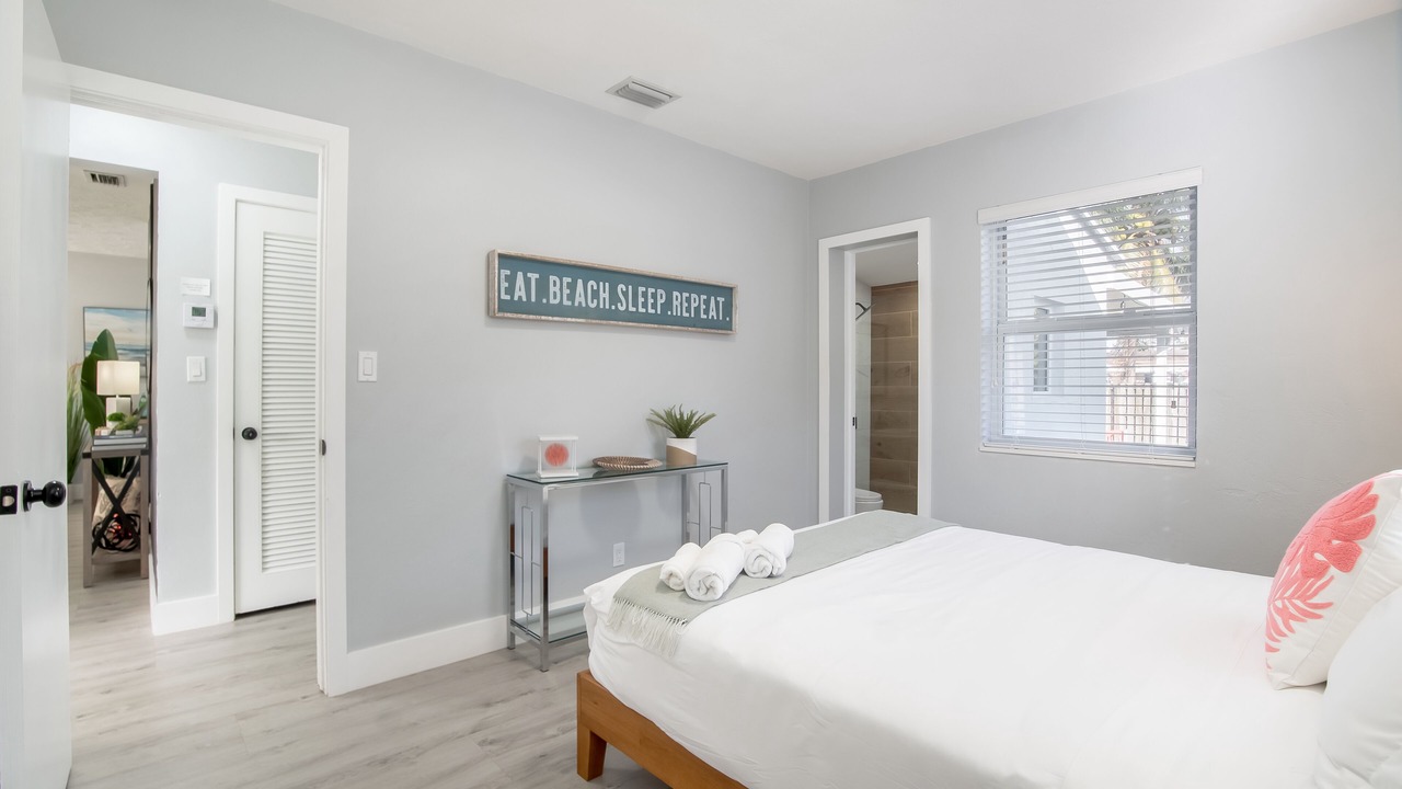 Photo of Bedroom in Hallandale Beach