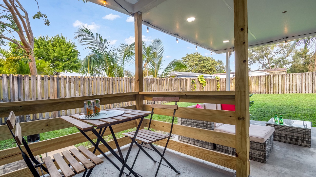 Photo of Outdoor in Hallandale Beach