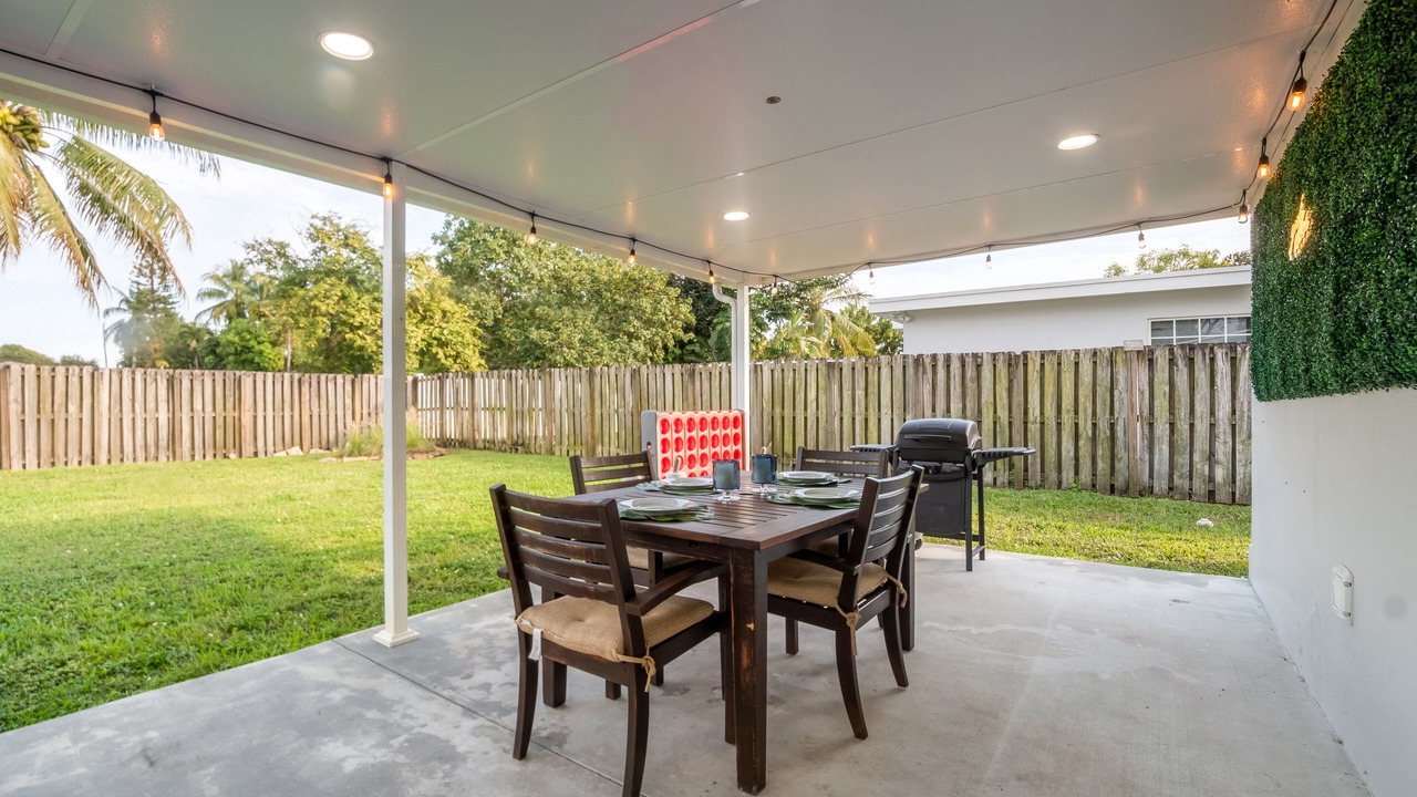 Photo of Outdoor in Hallandale Beach