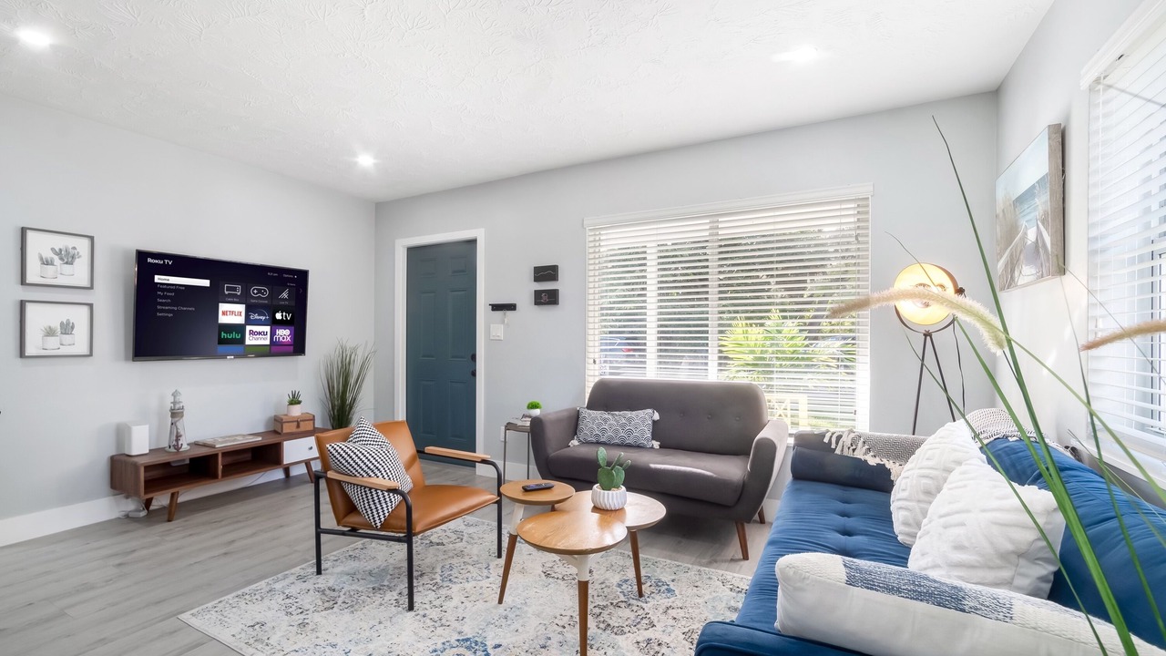 Photo of Livingroom in Hallandale Beach