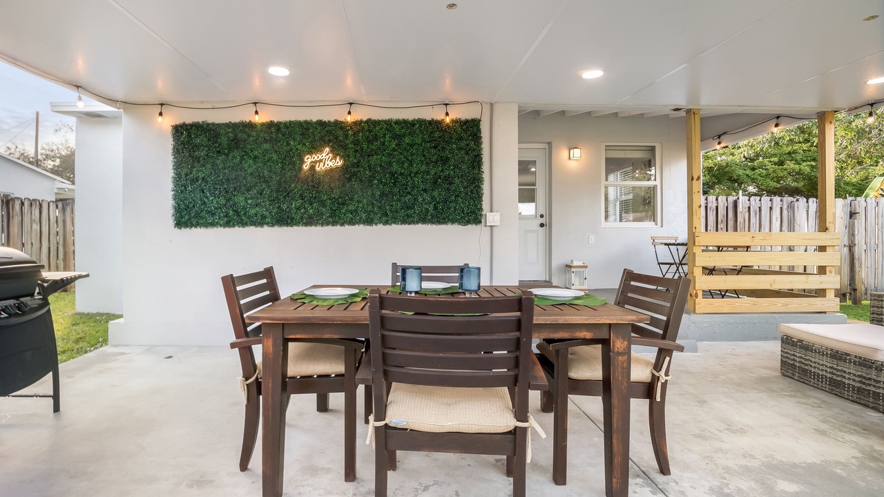 Photo of Outdoor in Hallandale Beach