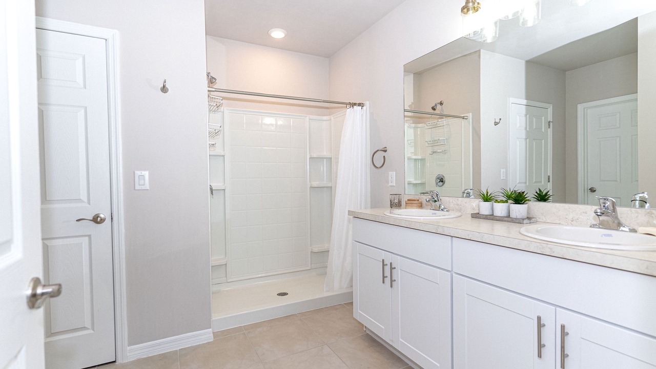 Photo of Bathroom in San Carlos Park