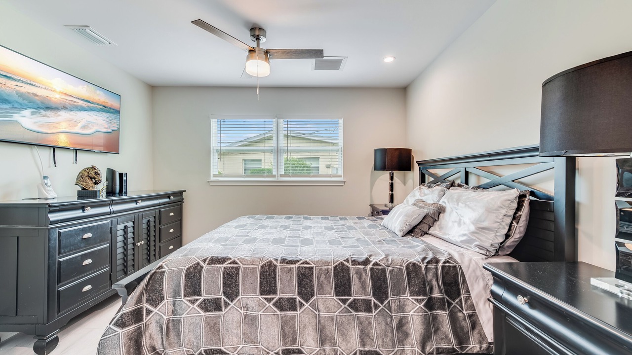 Photo of Bedroom in Seacoast Shores