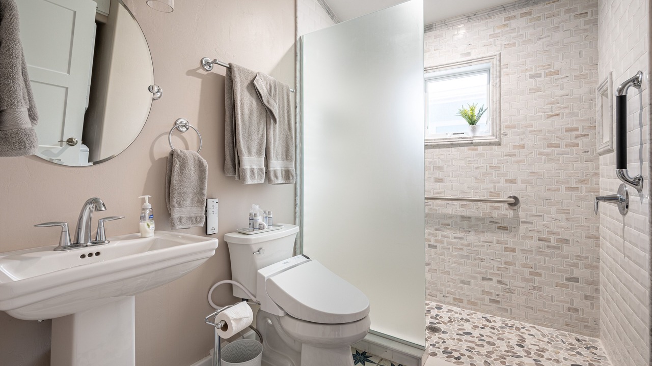 Photo of Bathroom in Everglades City