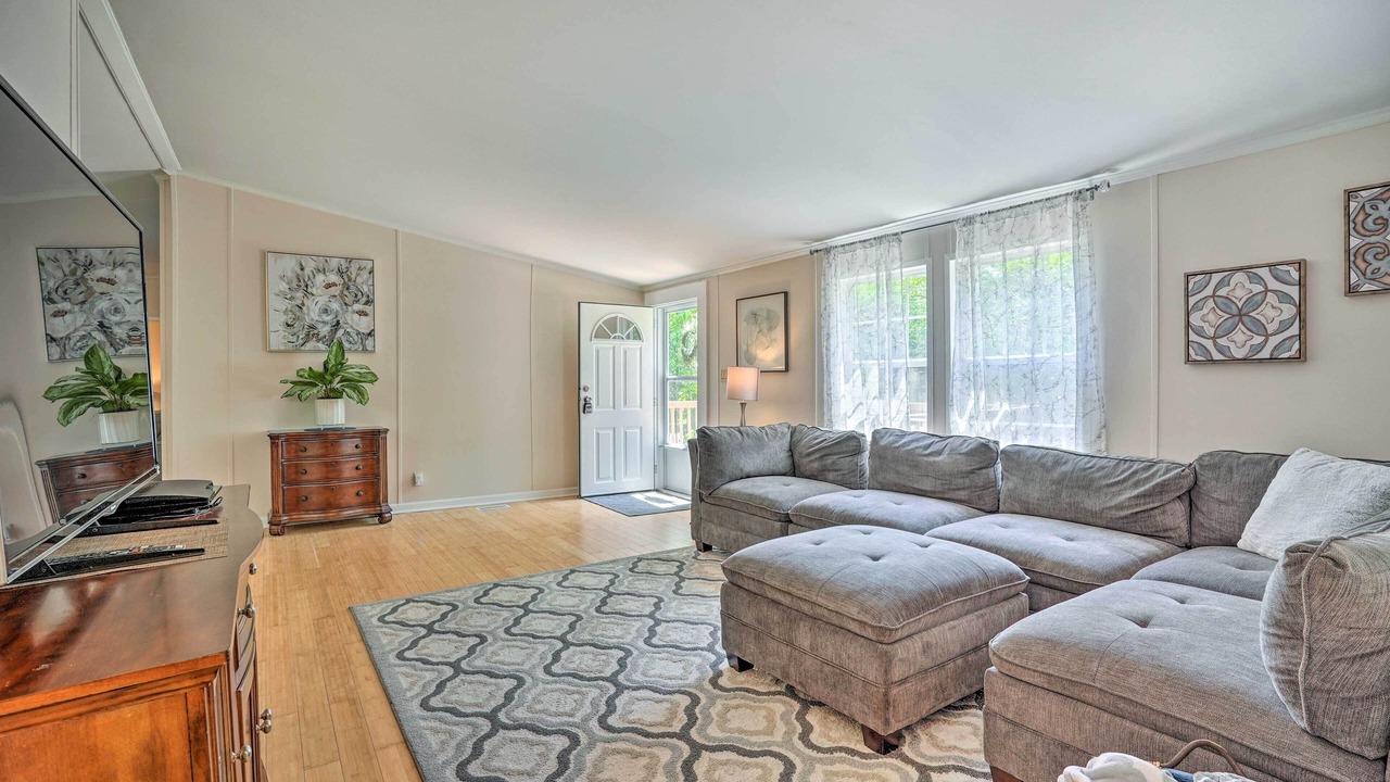 Photo of Livingroom in Mount Pleasant