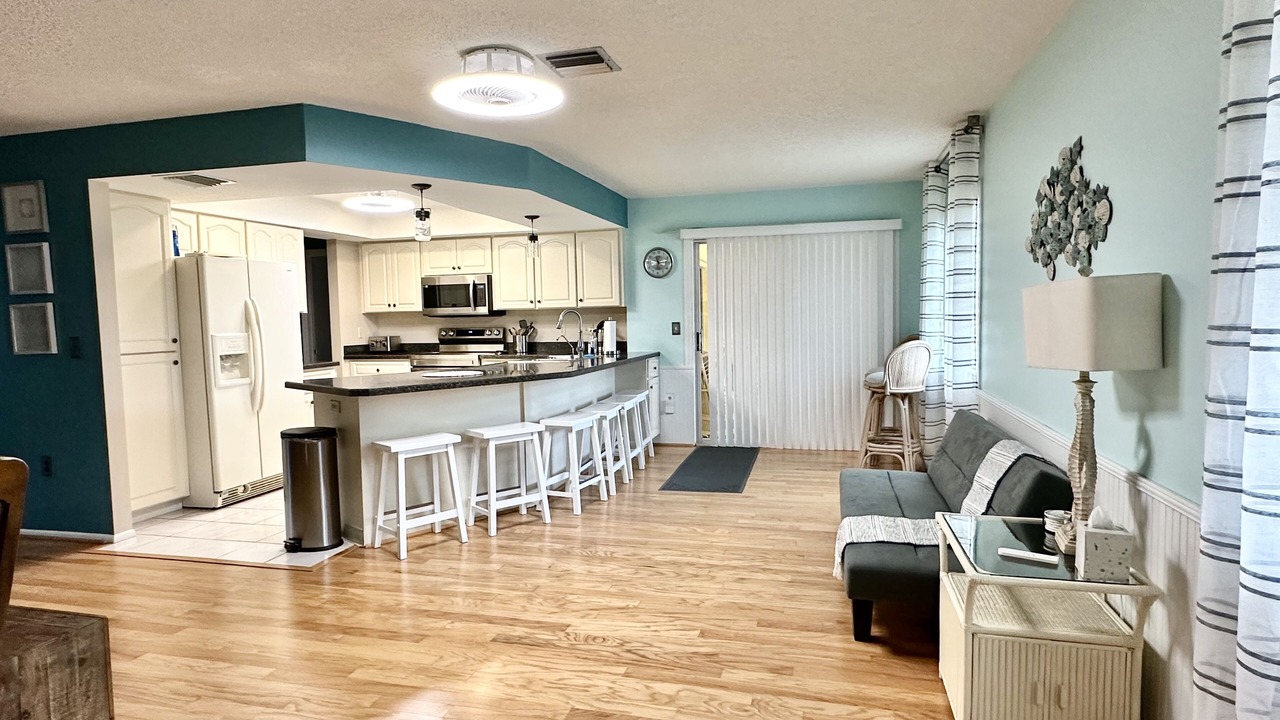 Photo of Livingroom in Englewood