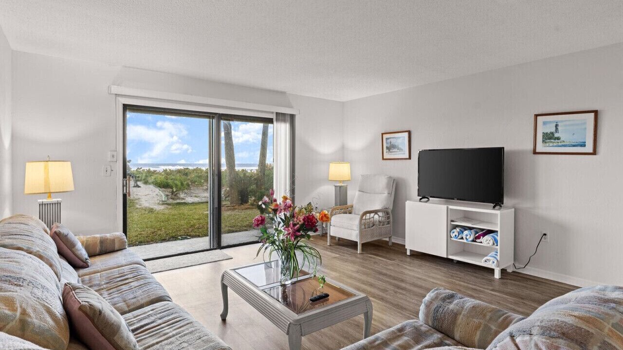 Photo of Livingroom in Southern Shores