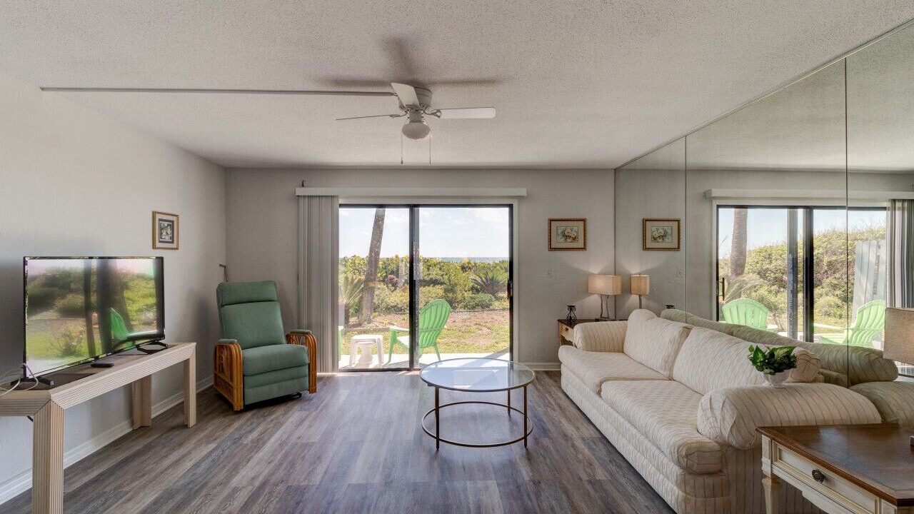 Photo of Livingroom in Southern Shores