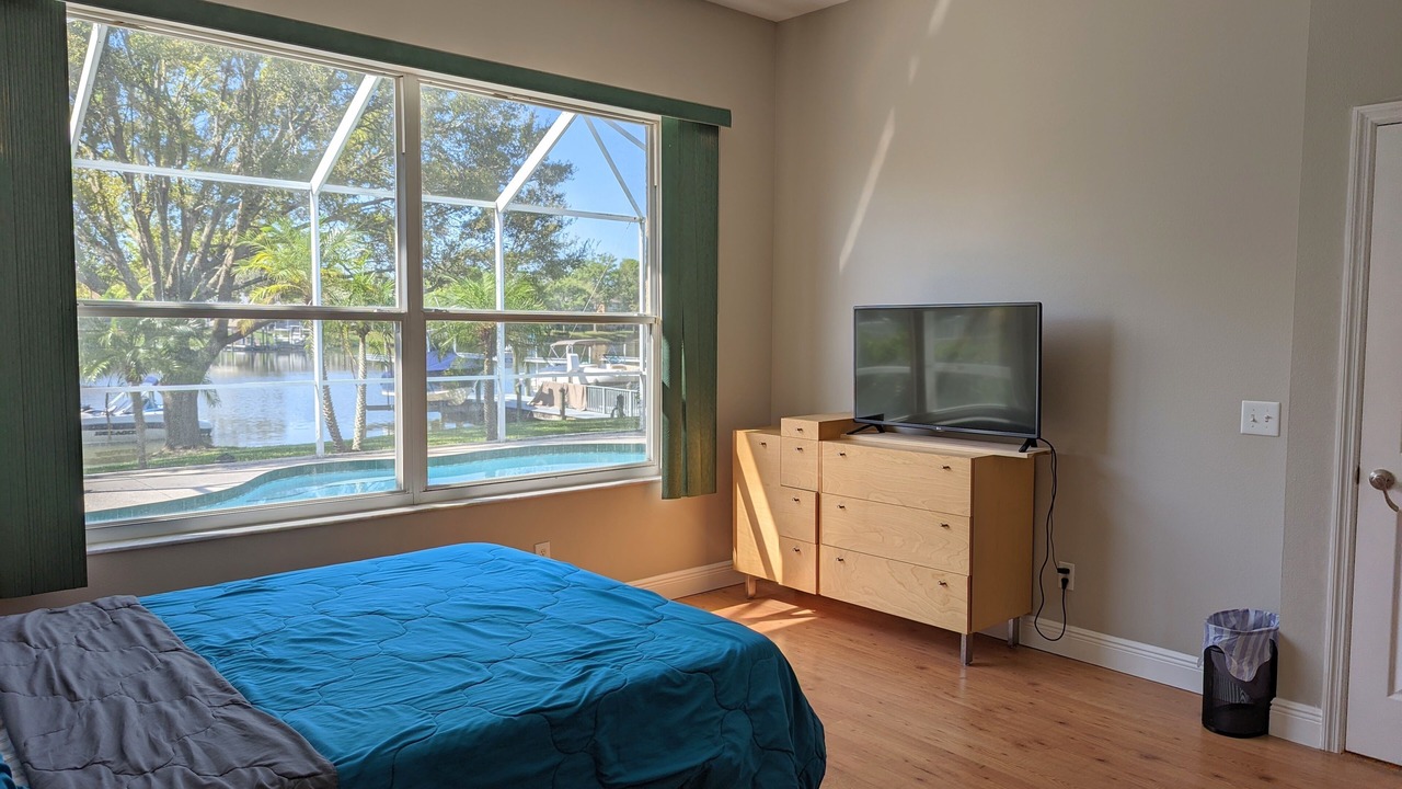 Photo of Bedroom in River Pointe
