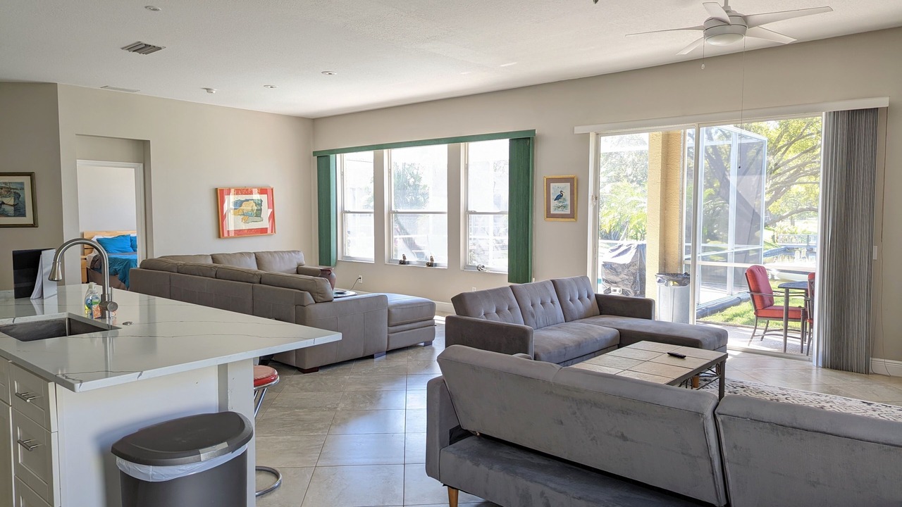 Photo of Livingroom in River Pointe