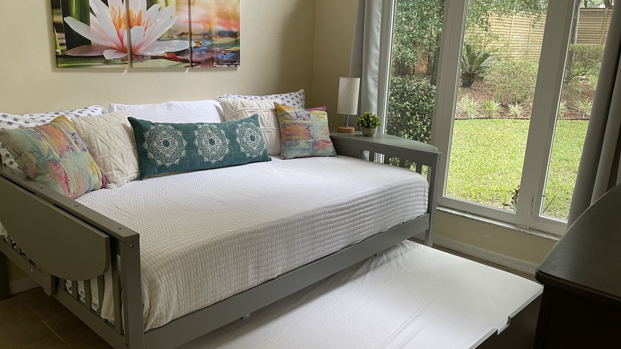 Photo of Bedroom in Putnam Hall