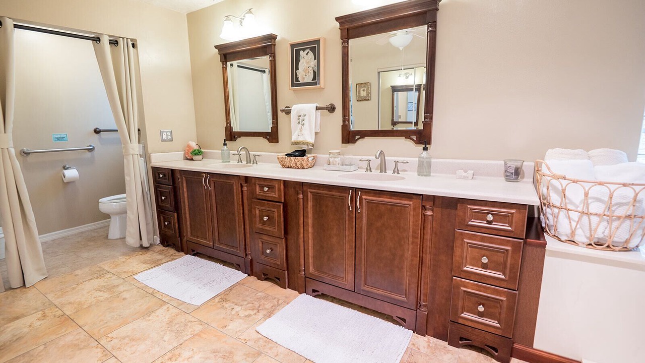 Photo of Bathroom in Putnam Hall