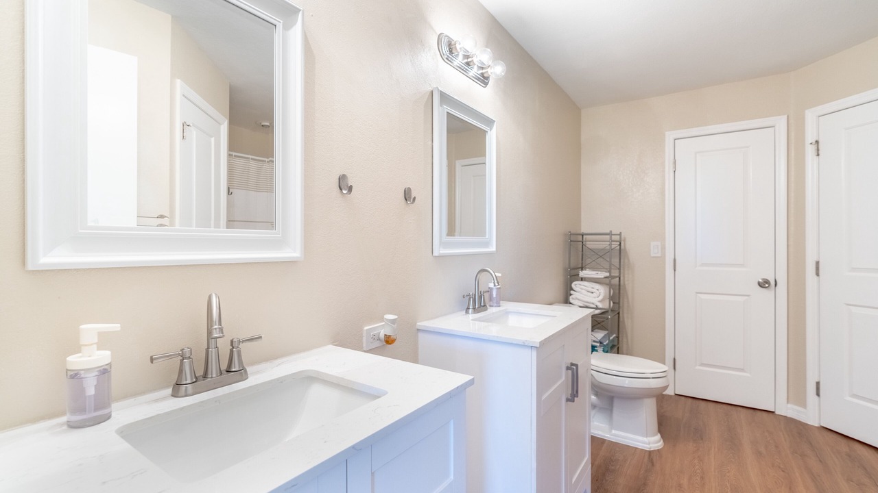 Photo of Bathroom in Diplomat