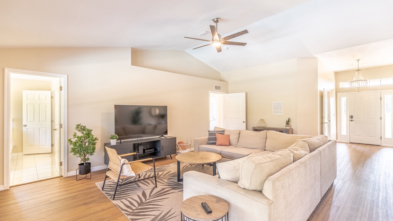 Photo of Livingroom in Diplomat
