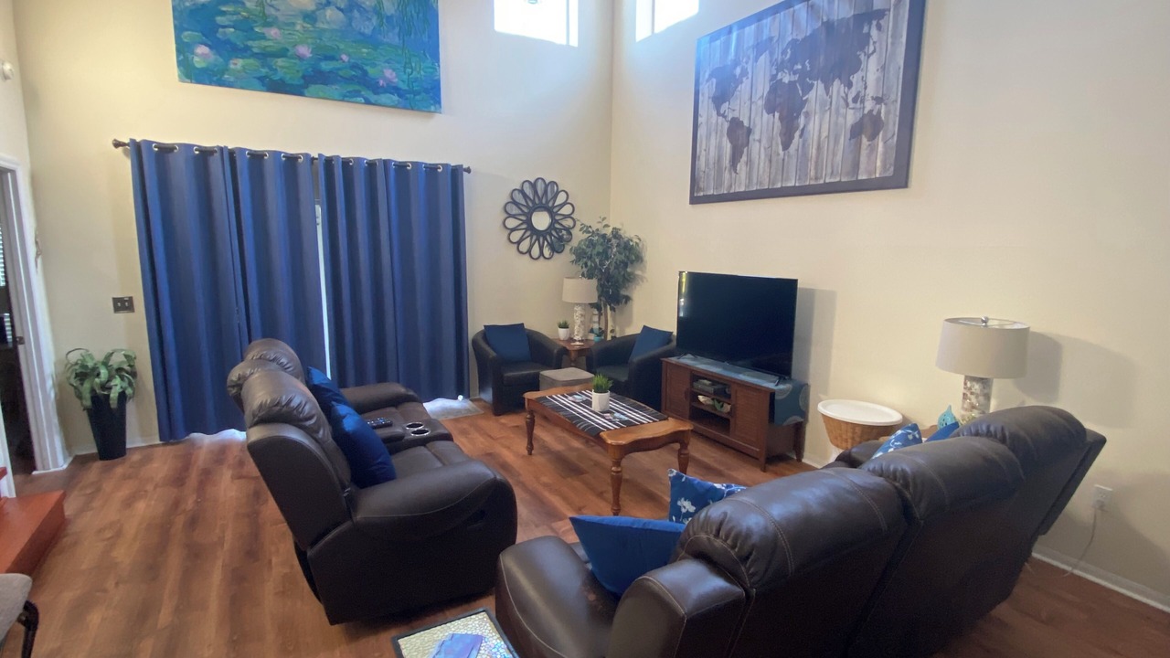 Photo of Livingroom in Westridge