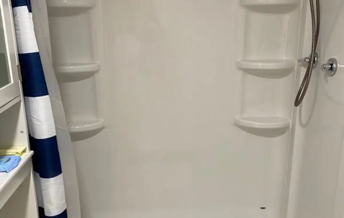 Photo of Bathroom in Lake Magdalene