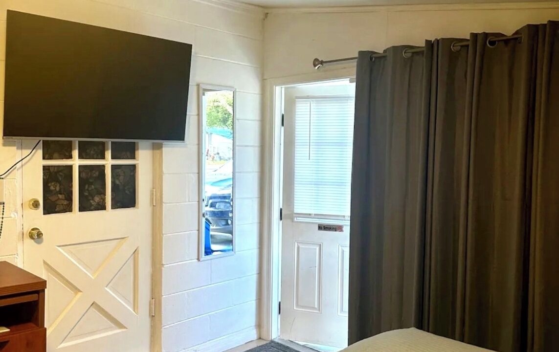 Photo of Bedroom in Lake Magdalene