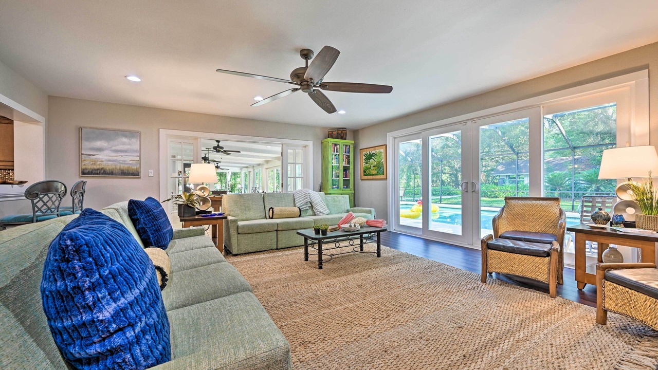 Photo of Livingroom in Bearss Plaza