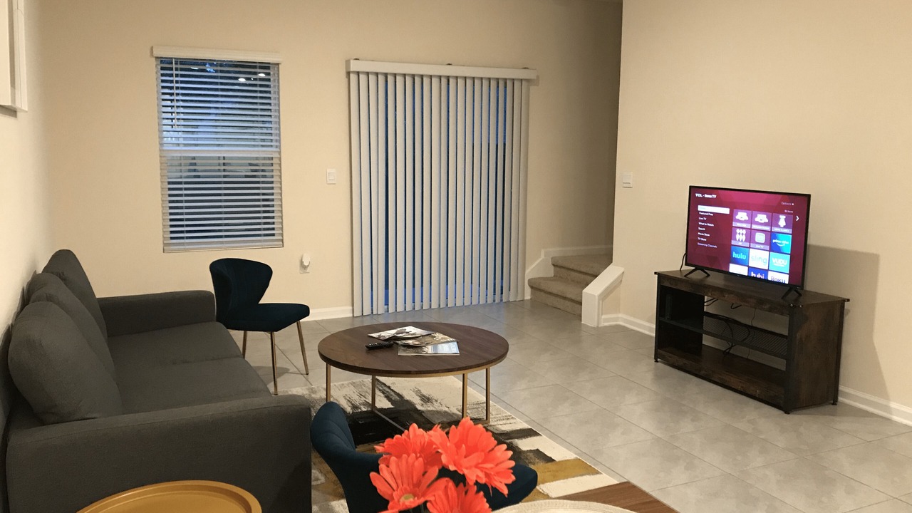 Photo of Livingroom in Baymeadows