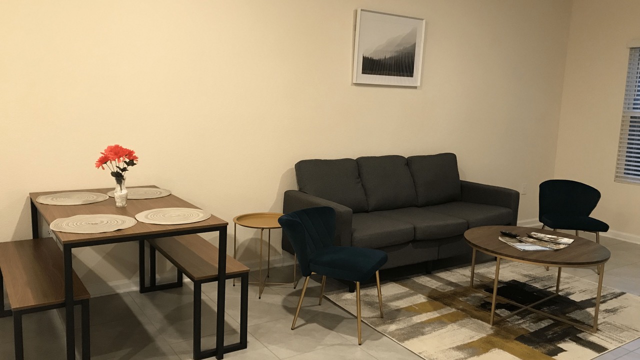 Photo of Livingroom in Baymeadows