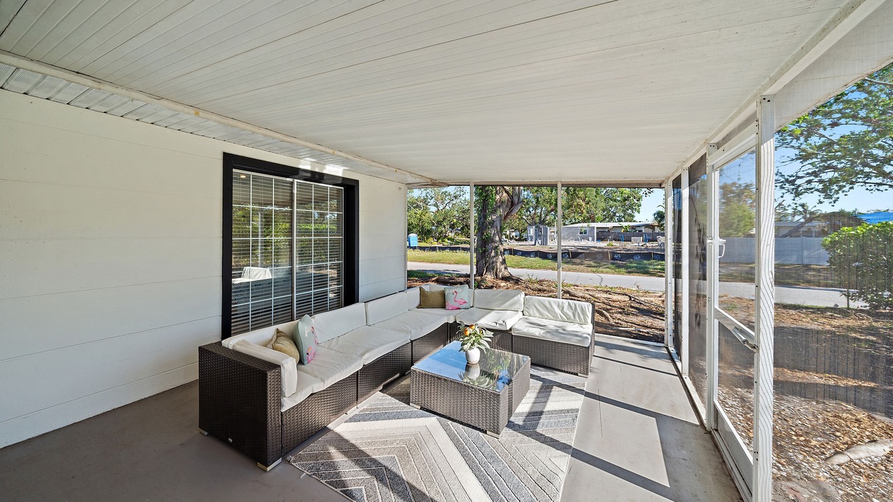 Photo of Patio Balcony in Long Meadow