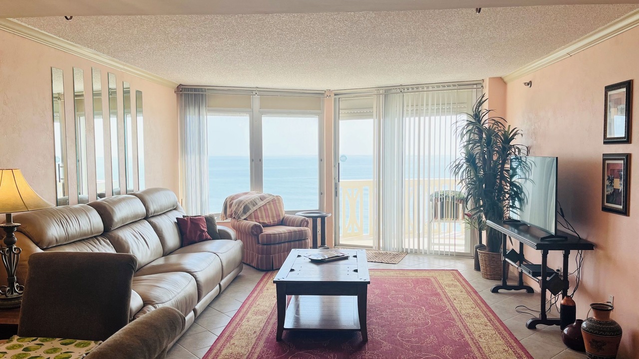 Photo of Livingroom in Ormond-by-the-Sea