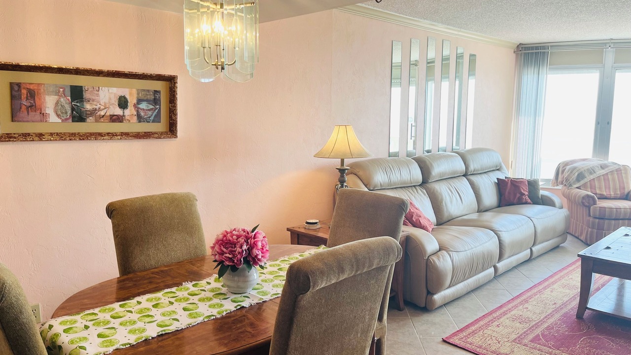 Photo of Livingroom in Ormond-by-the-Sea