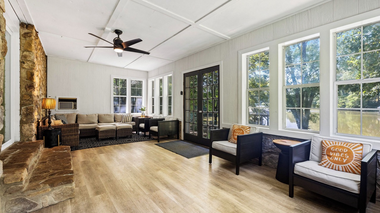 Photo of Livingroom in Louisville