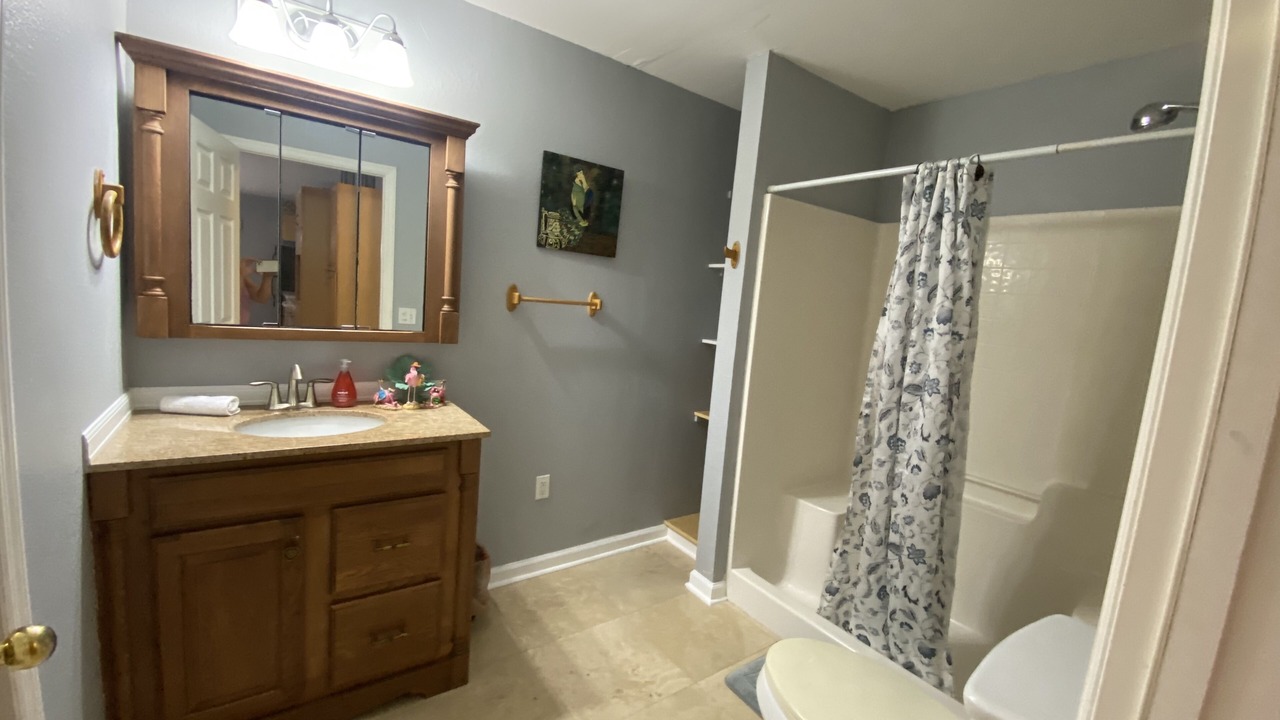 Photo of Bathroom in Horton Shores