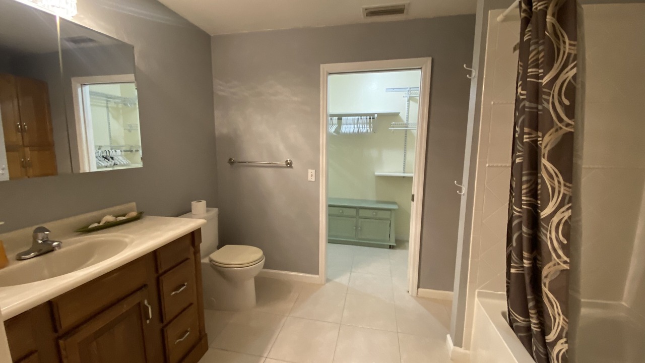 Photo of Bathroom in Horton Shores