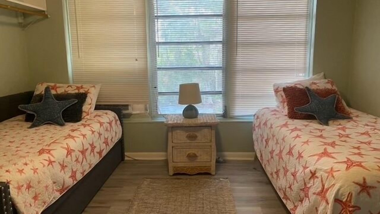 Photo of Bedroom in Lake Worth Corridor