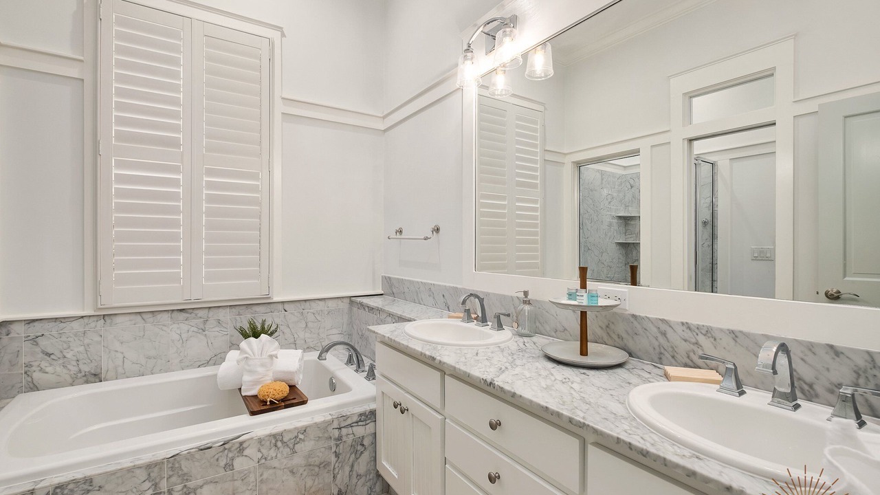 Photo of Bathroom in Delos