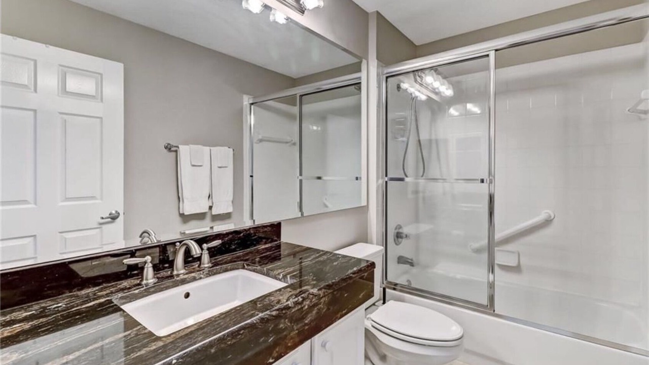 Photo of Bathroom in Amelia City