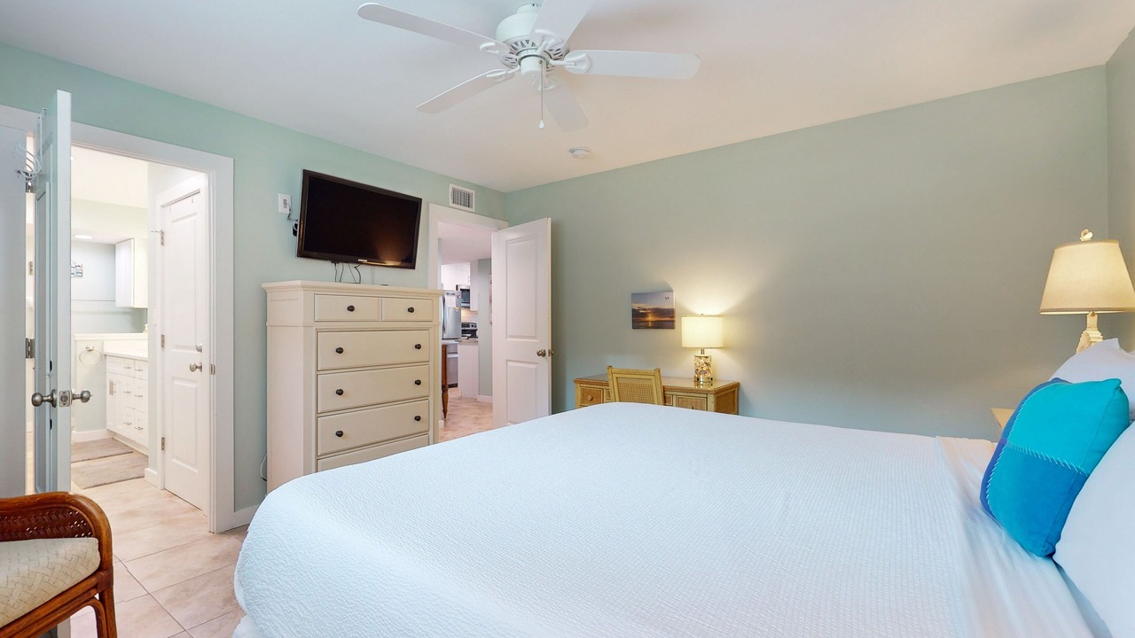 Photo of Bedroom in Miramar Beach