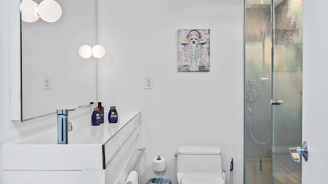 Photo of Bathroom in West Avenue