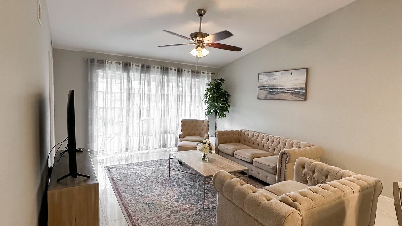 Photo of Livingroom in North Naples