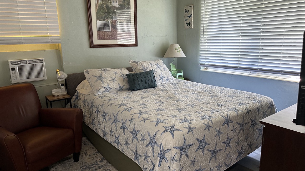 Photo of Bedroom in Lake Worth Corridor