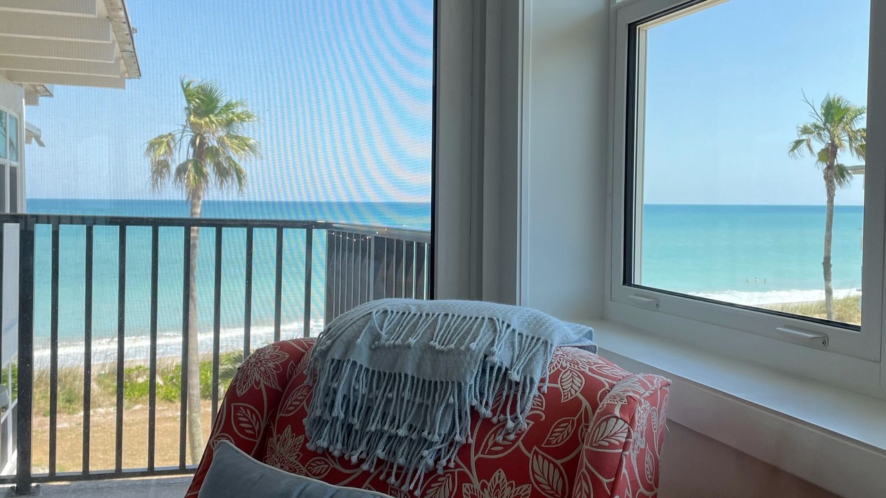 Photo of Livingroom in Central Beach