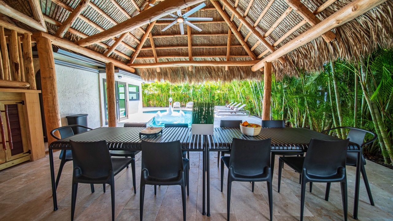 Photo of Outdoor in Tropic Palms